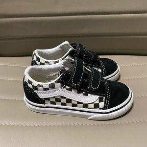 Vans checkerboard toddler sneakers sz8